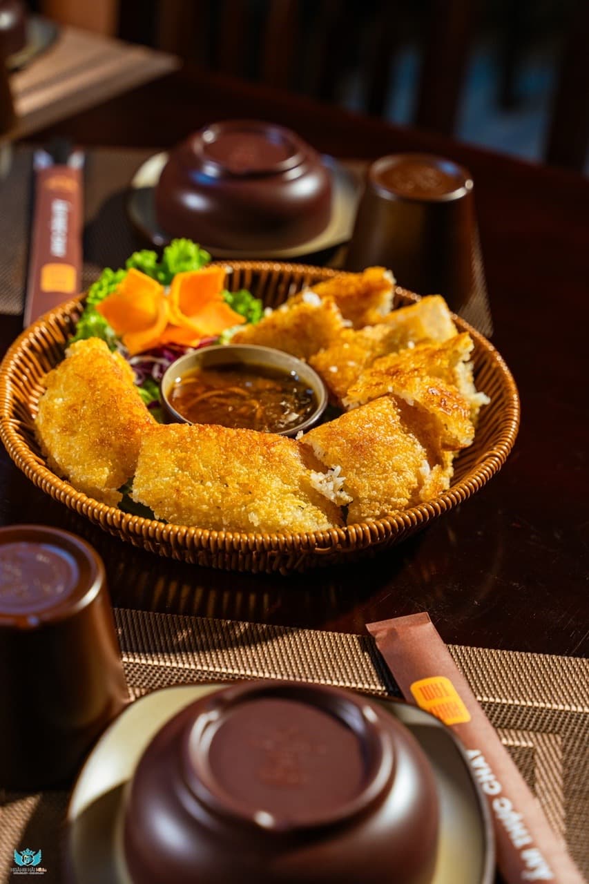 Cơm cháy phần thưởng